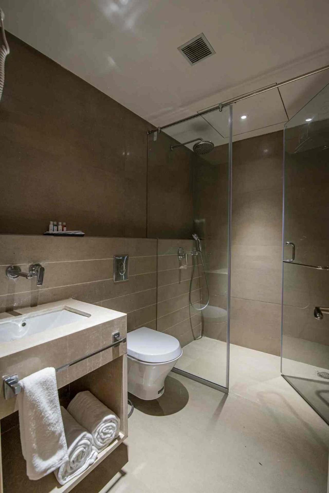 Enrise By Sayaji Nashik Hotell Exteriör bild